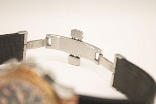 Reloj Dogma Consulat Oro y Negro