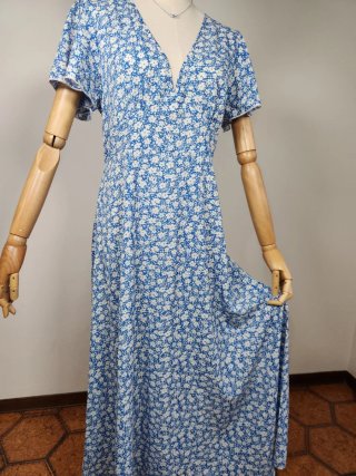 Abito estivo lungo floreale azzurro e bianco