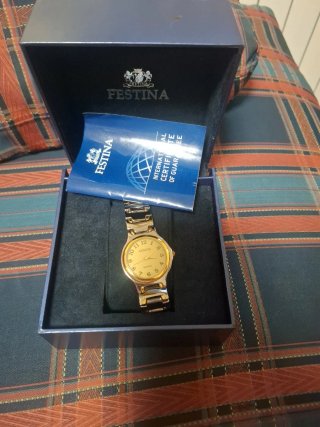 Festina Geneva Quartz con Caja Original