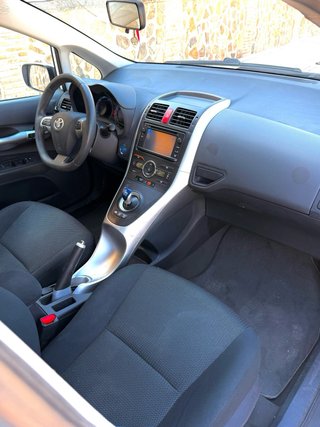 Toyota Auris 2012
