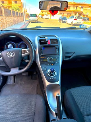 Toyota Auris 2012