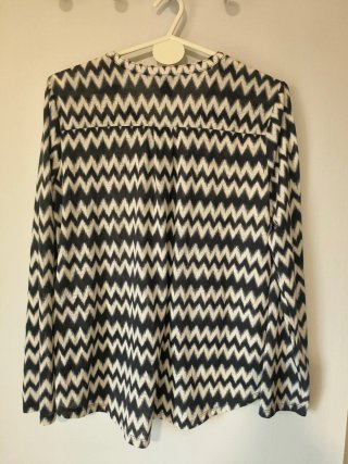 Camiseta H&M Zigzag Talla S