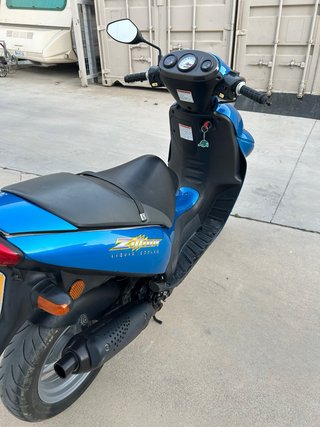 Suzuki Zillion LC 49cc Scooter Azul