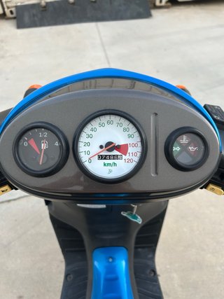 Suzuki Zillion LC 49cc Scooter Azul