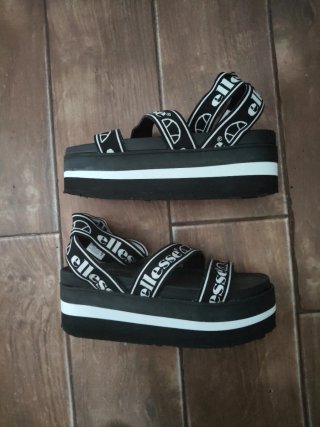 Sandalias Ellesse Plataforma Negras