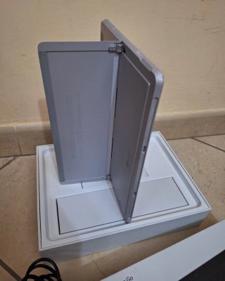 Microsoft Surface go 8gb ram- 128 gb ssd