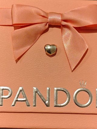 Pandora Charm Corazón plateado