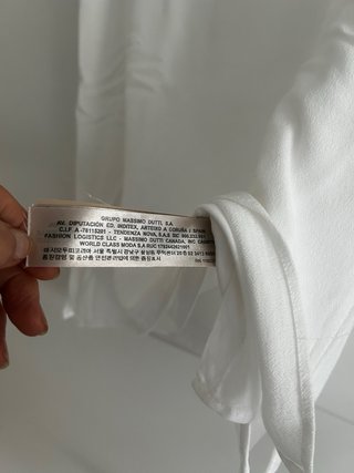 Camiseta blanca sin mangas