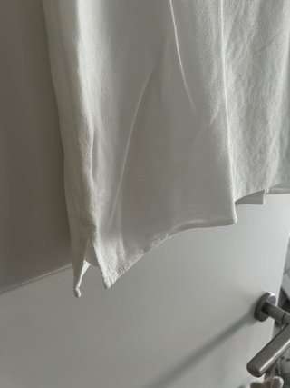 Camiseta blanca sin mangas