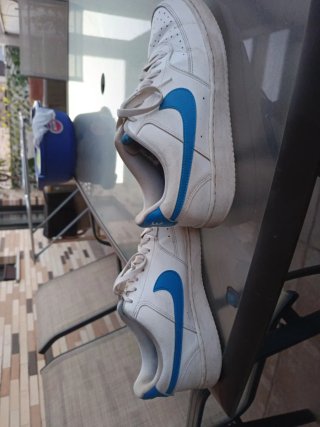 Zapatillas Nike Air Force 1 Blancas y Azules