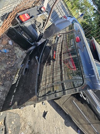 Portón trasero Opel Vivaro 2009