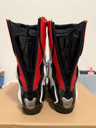Botas Dainese Torque 3 Out Rojas y Blancas