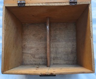 Caja antigua madera Docteur Pierre