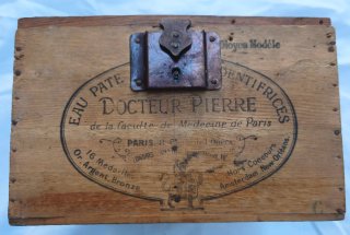 Caja antigua madera Docteur Pierre