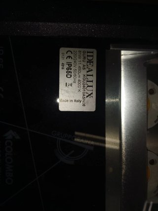 Faro LED nero e bianco