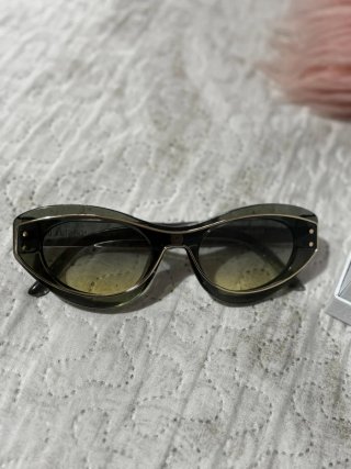 Gafas de sol Dior marrones y amarillas