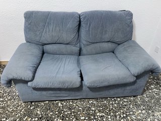 Sofá 2 plazas + sillón y reposapiés