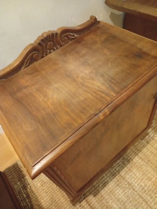 Comodini in legno massello