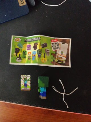Kinder Joy Minecraft Zombie