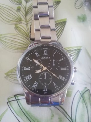 Lote 3 Orologi Geneva: Oro, Argento e Nero