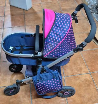 Carrito de muñecas con capazo y capota