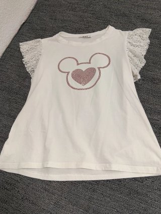 Blusa M&V con estampado Mickey y encaje