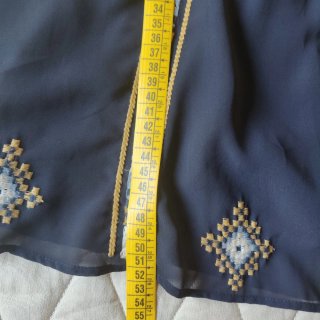 Canotta Zara Basic blu con ricami