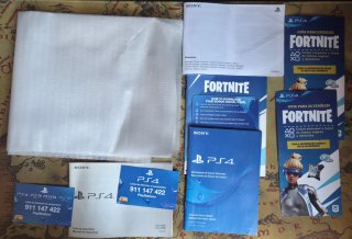 Caja PS4 slim  500GB