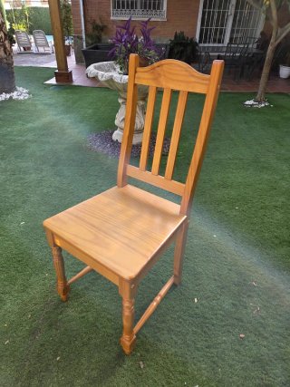 Mesa de madera de pino con 6 sillas