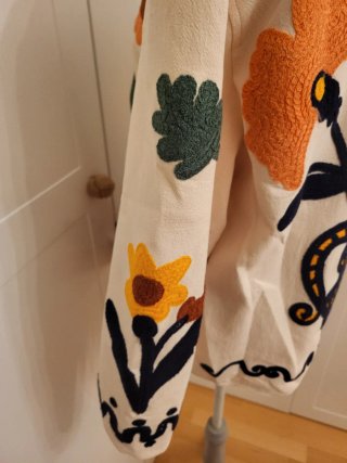 Chaqueta Zara bordada flores algodón Zara