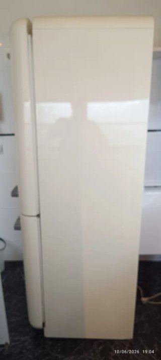 Nevera SMEG Beige