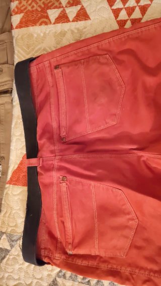 Pantaloni rossi con cintura XL 52