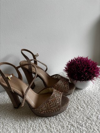 Sandalias Menbur con pedrería