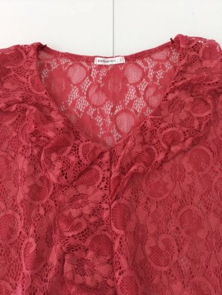 Blusa roja encaje talla L