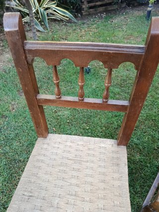 Juego de 2 sillas antiguas de madera