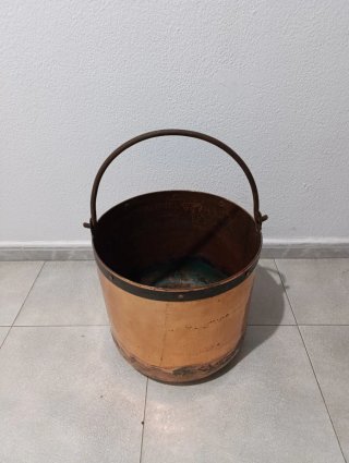 Caldero cobre batido S. XIX