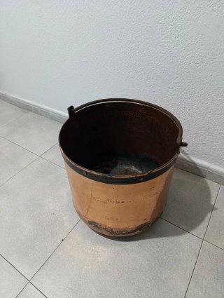 Caldero cobre batido S. XIX