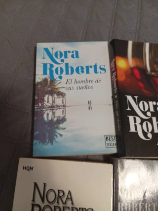 4 Libros título en la foto