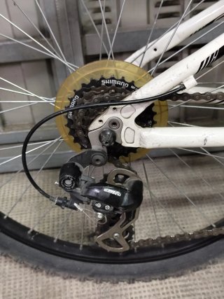 Bicicleta Montaña Blanca y Negra de Niños