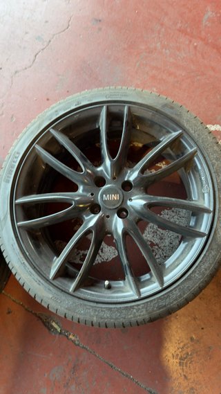 Llantas Mini 18 con neumáticos 215