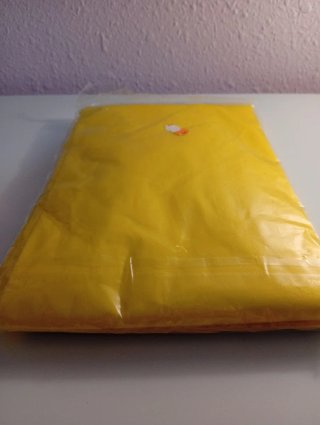 Chubasquero amarillo cuerpo entero