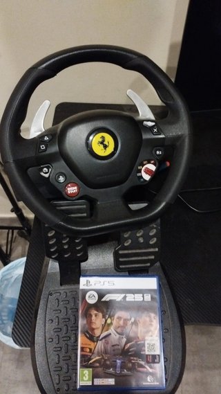 Volante PS5 F1 23 Thrustmaster Usado