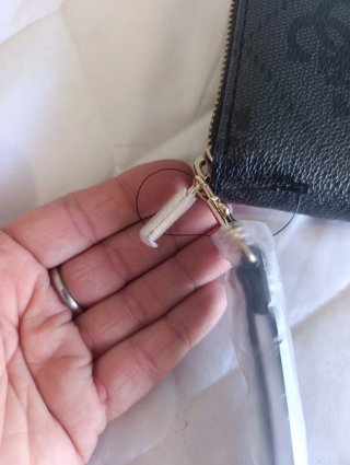 Cartera Guess Monograma Extra Grande Negra Nueva