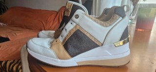 Zapatillas Michael Kors Beige y Blancas