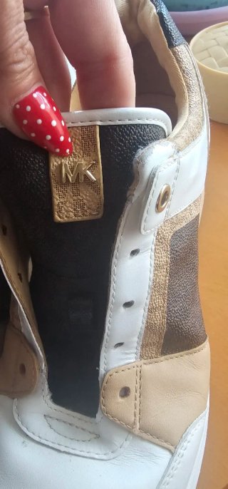 Zapatillas Michael Kors Beige y Blancas