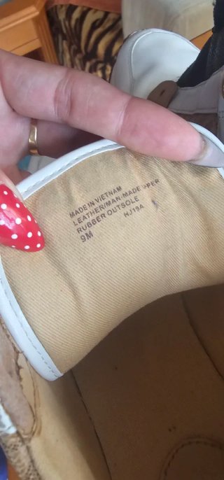 Zapatillas Michael Kors Beige y Blancas