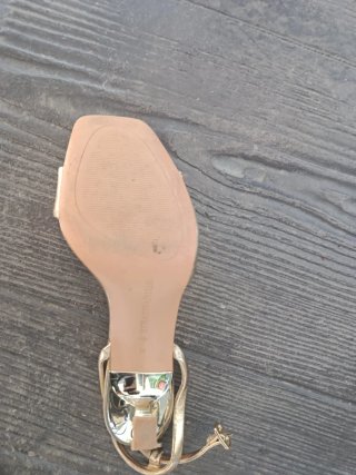 Sandalias doradas