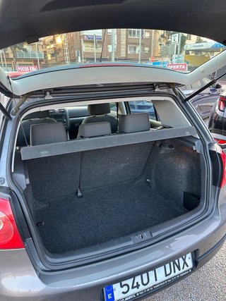 coche en buen estado ,ruedas nuevas, recien pintad