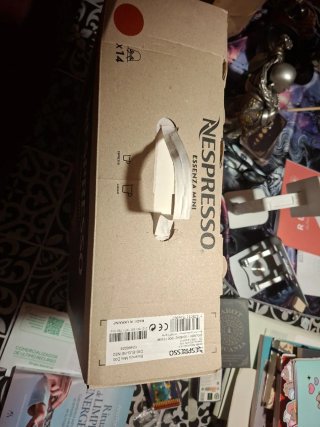 Cafetera Nespresso Roja Nueva