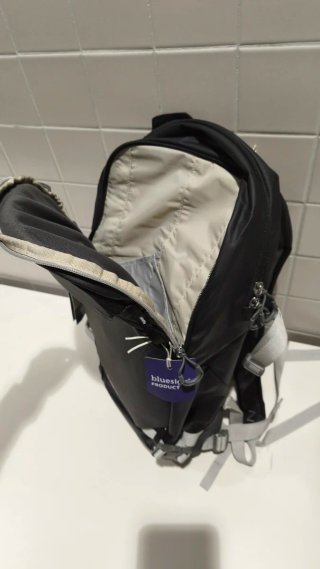 Mochila Osprey Glade 20L Negra y Gris